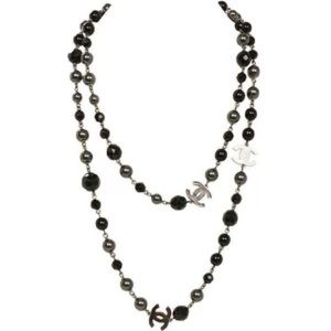 CHANEL CC logo faux pearl necklace